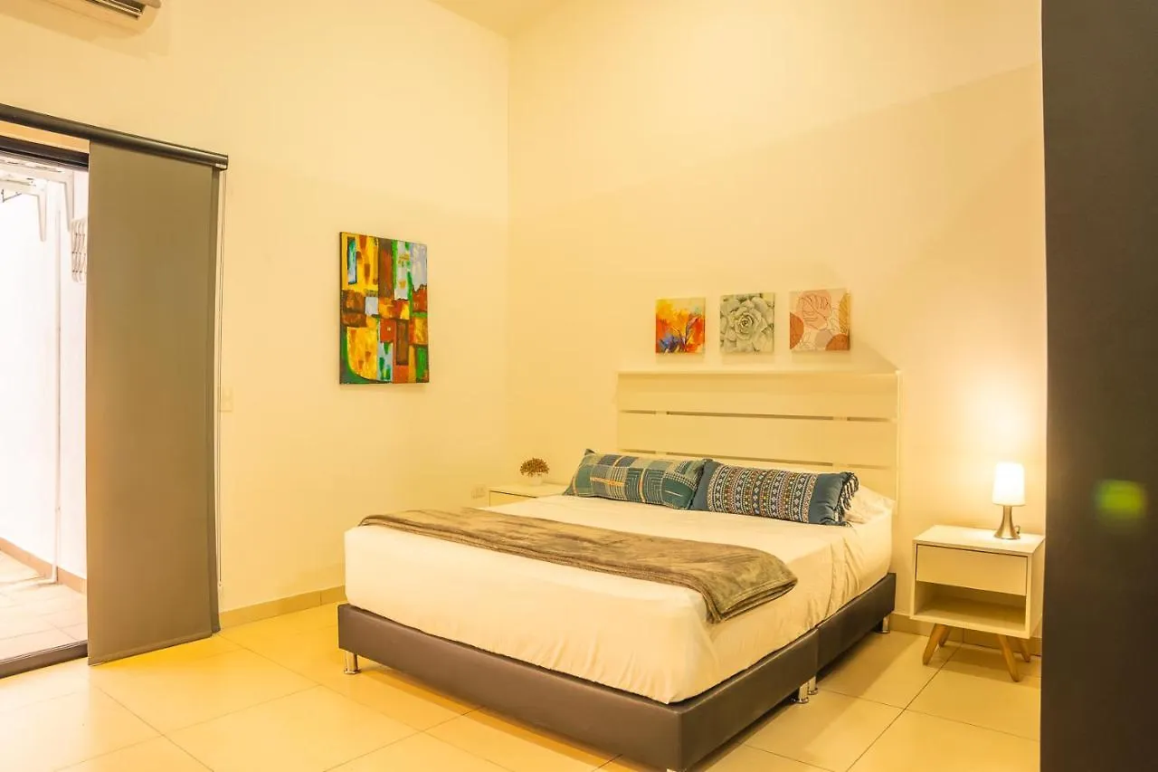 Loft Minimalista En Imbanaco, Con Agua Caliente Y Aa En Cali, Colombia Lejlighed