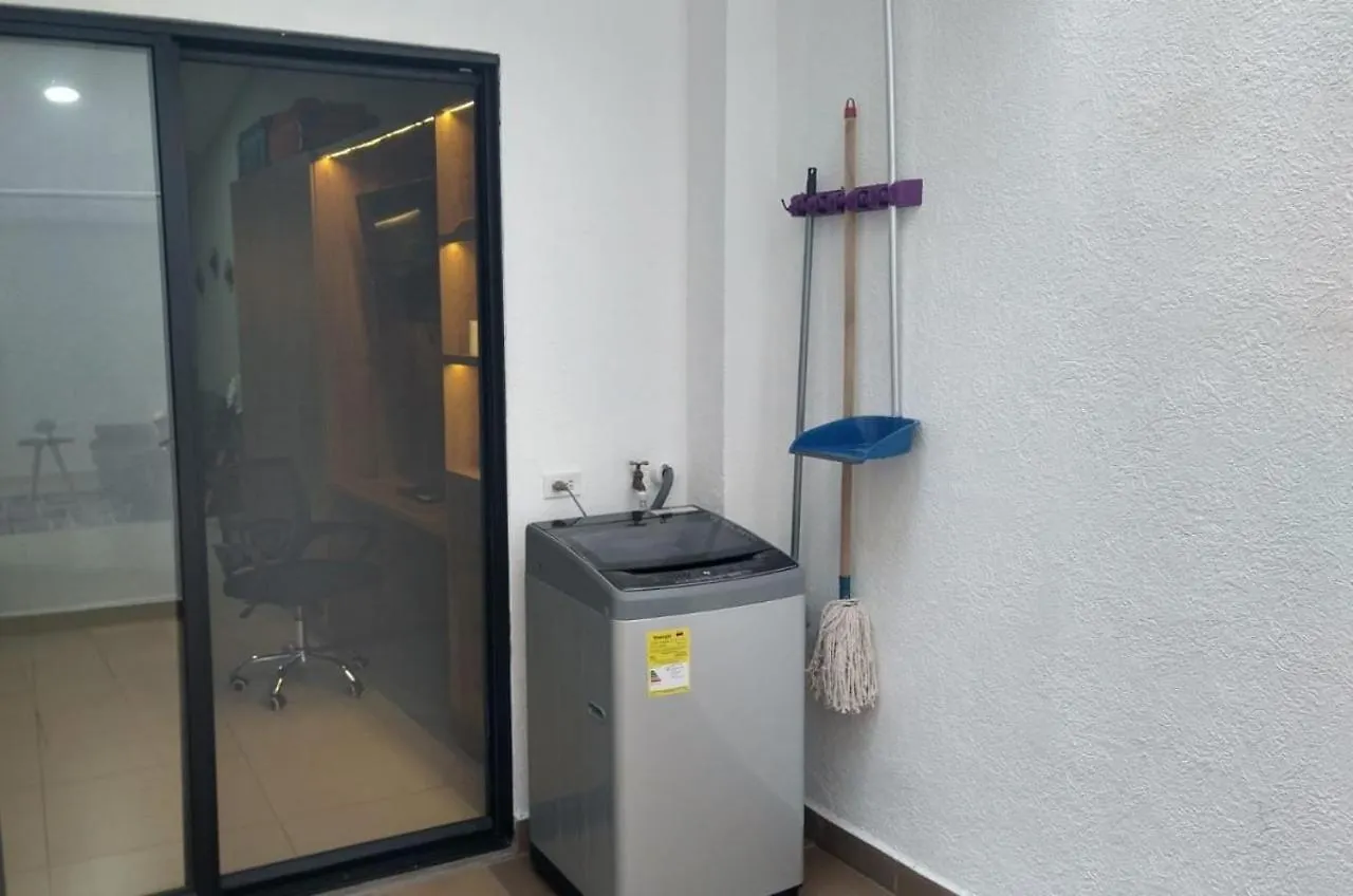 Loft Minimalista En Imbanaco, Con Agua Caliente Y Aa En Cali, Colombia Lejlighed